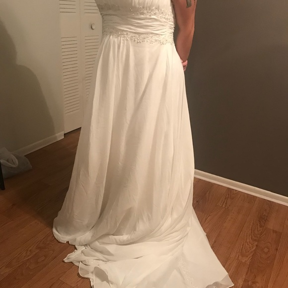 Wedding Dress - Picture 6 of 8